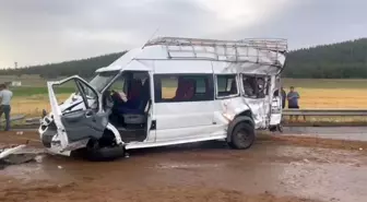 Tarsus-Adana-Gaziantep Otoyolu'nda Zincirleme Kaza: 2 Ölü, 20 Yaralı