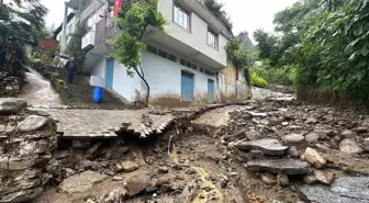 Aydın'ın Nazilli ilçesinde ani bastıran sağanak yağış sel felaketine neden oldu