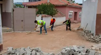 Kemalpaşa'da Altyapı Çalışmaları Tamamlandı, Parke Üst Kaplama Çalışmaları Başladı