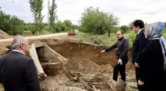 Vali Kızılkaya, selde hasar alan köyleri ziyaret etti