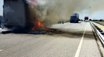 Seyir halindeki tır alev aldı, sürücü canını son anda kurtardı