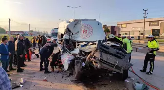 Bursa'da Minibüs ve Hafriyat Kamyonu Çarpıştı: 1 Ölü, 16 Yaralı