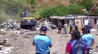 Kınalıada'da Kaçak Yapılar Yıkıldı