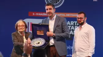 Yazar Gülten Dayıoğlu'na Kartal Kitap Fuarı'nda Onur Ödülü