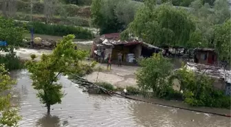 Ankara Çayı'nın Taşmasıyla Mandıra ve Bahçeler Sular Altında Kaldı