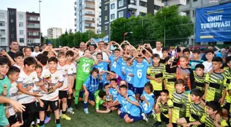 Adana Demirspor U-11 Takımı 'Sporun Gülen Yüzü Umut Turnuvası'nda şampiyon oldu