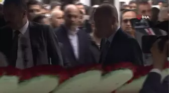 Cumhurbaşkanı Erdoğan, usta gazeteci Mehmet Barlas'ın cenaze törenine katıldı