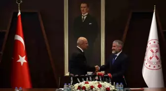 Mehmet Şimşek Hazine ve Maliye Bakanlığı görevini devraldı