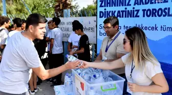 Mersin Büyükşehir Belediyesi LGS sınavına su ikramında bulundu