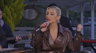 İrem Derici - Yaz Gülü (Akustik) Şarkı Sözleri