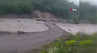 Kastamonu'da Sel Suları Yol ve Köprüleri Zarar Verdi