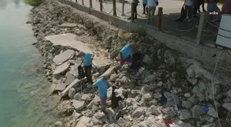 Adana Büyükşehir Belediyesi, Dünya Çevre Günü'nde temizlik çalışması yaptı