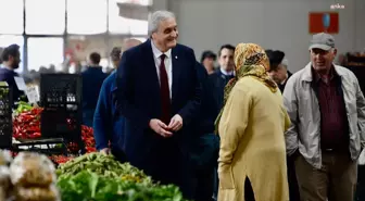 Bozüyük Belediye Başkanı Bakkalcıoğlu, Pazar Ziyaretinde Esnaf ve Vatandaşlarla Bir Araya Geldi