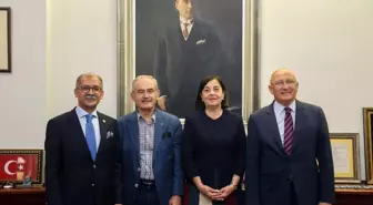 CHP Eskişehir Milletvekilleri Büyükşehir Belediye Başkanı Büyükerşen'i ziyaret etti