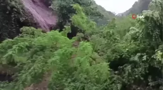Ordu'da heyelan nedeniyle yol kapandı
