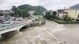 Samsun'da Sağanak Yağış Taşkınlıklara Neden Oldu