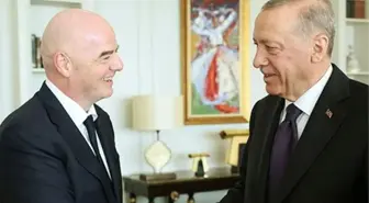 Cumhurbaşkanı Erdoğan'ı ziyaret eden FIFA Başkanı Infantino, hediyelerle geldi