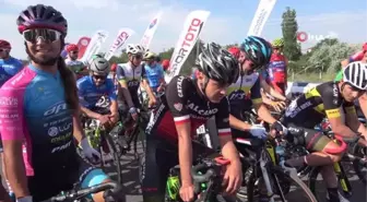 Road Race Kırıkkale 2.2 UCI Bisiklet Yarışları'nın ikinci günü başladı