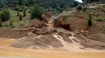 Afyonkarahisar'da Heyelan Felaketi: 1 Ölü, 1 Yaralı