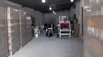 Tekirdağ'da yasadışı içki fabrikasına operasyon: Yüzlerce litre sahte içki ele geçirildi