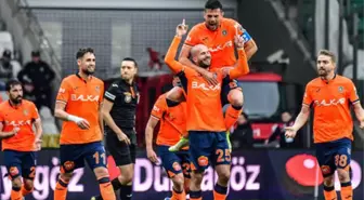 Yaprak dökümü başladı! Yıldız futbolcu Başakşehir'den resmen ayrıldı