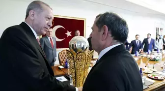 Cumhurbaşkanı Erdoğan, Galatasaray Futbol Takımını Kabul Etti