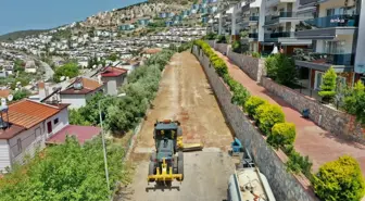 Didim Belediyesi Akbük Mahallesi'nde Yol Yapım Çalışmalarını Sürdürüyor