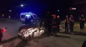 Sakarya'da otomobil duvara çarptı: 1 yaralı