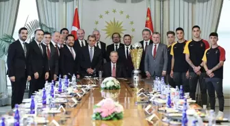 Şampiyon Galatasaray, Cumhurbaşkanı Recep Tayyip Erdoğan'ı ziyaret etti