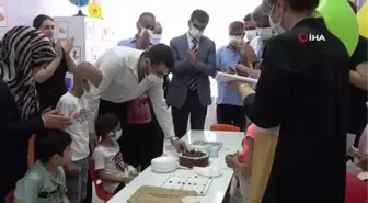 Yandal kliniğinde tedavi gören çocuklar karne heyecanı yaşadı