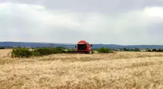Keşan'da öğrencilerin yetiştirdiği arpa sembolik açık artırmayla satıldı