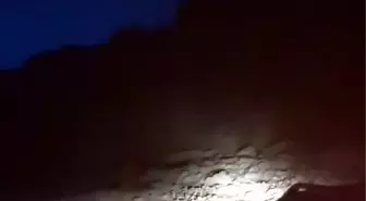 Turhal'da sağanak yağış 10 aracı mahsur bıraktı