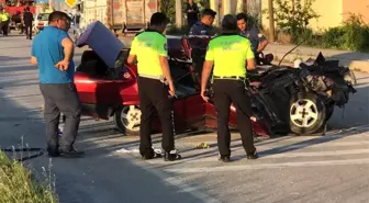 Konya Ereğli'de Otomobil ve Kamyonet Çarpıştı: 2 Yaralı