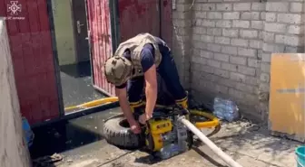 Ukrayna'da sel felaketine karşı çalışmalar devam ediyor