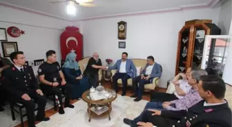 Amasya Valisi Mustafa Masatlı, şehit Piyade Yüzbaşı Alper Kalem'in babasını ziyaret etti