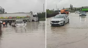 Sağanak etkisini yitirmiyor! Ankara'da yollar bir kez daha göle döndü