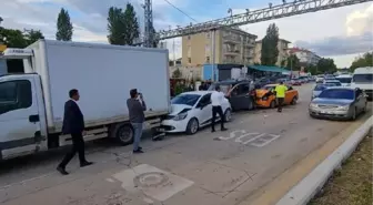 Kırıkkale'de Zincirleme Trafik Kazası: 2 Yaralı