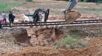 Sel Doğu Ekspresi hattını çökertti: Tren seferleri durduruldu