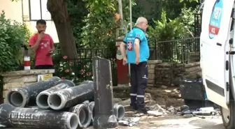 Doğal gaz borusunun patladığı yerde sigara içen şahıs, ekipleri sinirlendirdi