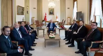 TBMM Başkanı Numan Kurtulmuş, eski Malezya Başbakanı Mahathir Muhammed'i kabul etti