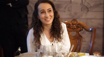 Yalı Çapkını Esme diziden ayrıldı mı? Sezin Bozacı Yalı Çapkını dizisinden ayrıldı mı? Yalı Çapkını Esme hangi dizilerde oynadı?