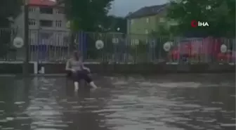 Zonguldak'ta Şiddetli Yağmur Sonrası Yollar Sular Altında Kaldı