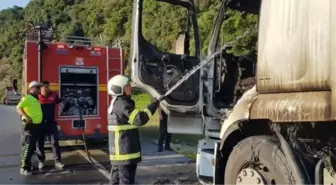 Ereğli'de TIR yangını: Çekici kısmı küle döndü