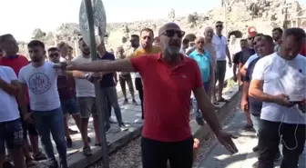 Side Antik Kenti'nde Tezgahtarlar Yol Kapatarak Eylem Yaptı