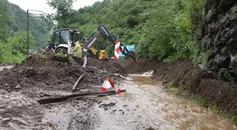 Giresun'da Sağanak Yağış Ulaşımı Kapattı