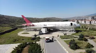 Çankırı'da Kütüphane Olarak Kullanılan Uçak Bakımdan Geçiriliyor