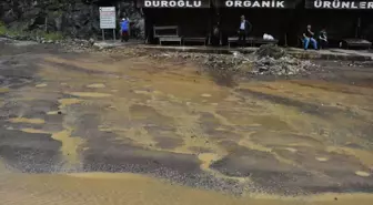 Giresun'da sağanak su baskınlarına neden oldu