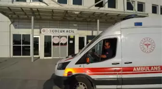 Aksaray'da torununun boğazına kayısı çekirdeği kaçan dede ambulans şoförünü darbetti