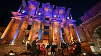 Uluslararası İzmir Festivali'nde Viyana Oda Senfonisi Yaylı Çalgılar Beşlisi konser verdi