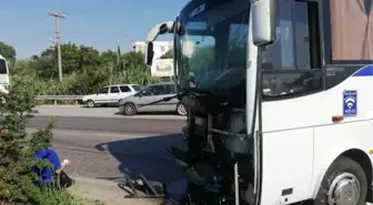 Akhisar'da servis midibüsü traktöre çarptı: 1 ölü, 10 yaralı